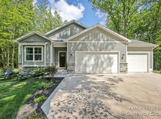 10705 Red Oak Rdg, Howard City, MI 49329