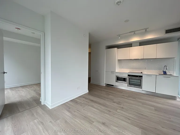 3 Gloucester St #1007 — Photo 11