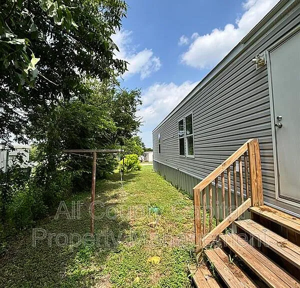 3616 W Nugent Ave — Photo 5