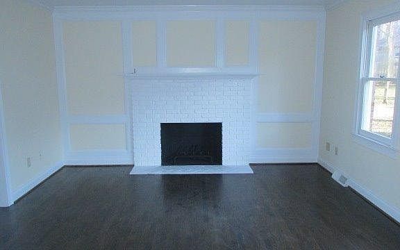 3rd image of 2404 Scenic Ct