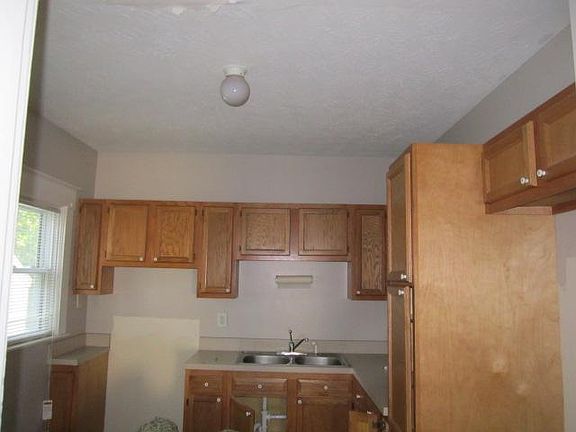 5th image of 3412 Cowie Ave
