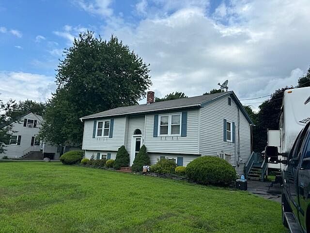 2nd image of 24 Highland Heights Road