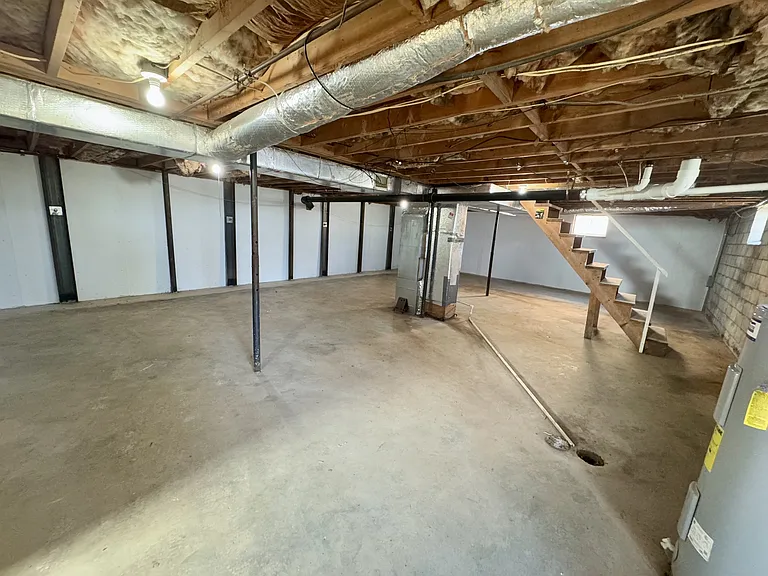207 Beecher St — Photo 11