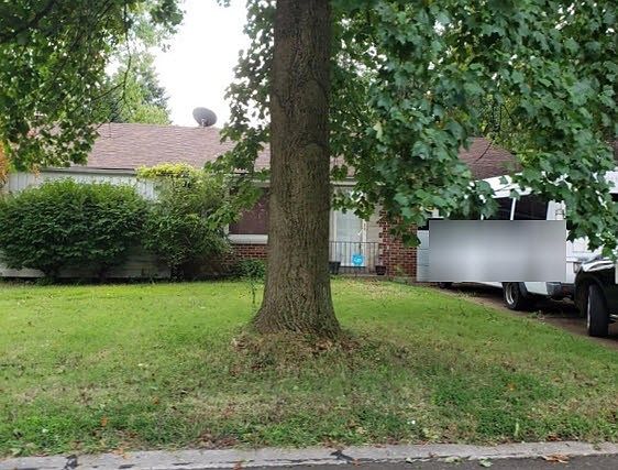 1st image of 2420 Caverhill Dr
