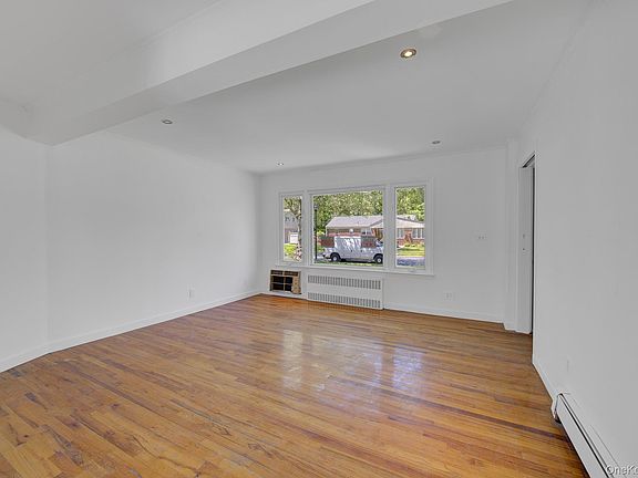 4th image of 771 Maple Place