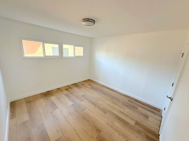 14410 Magnolia Blvd #1 — Photo 5