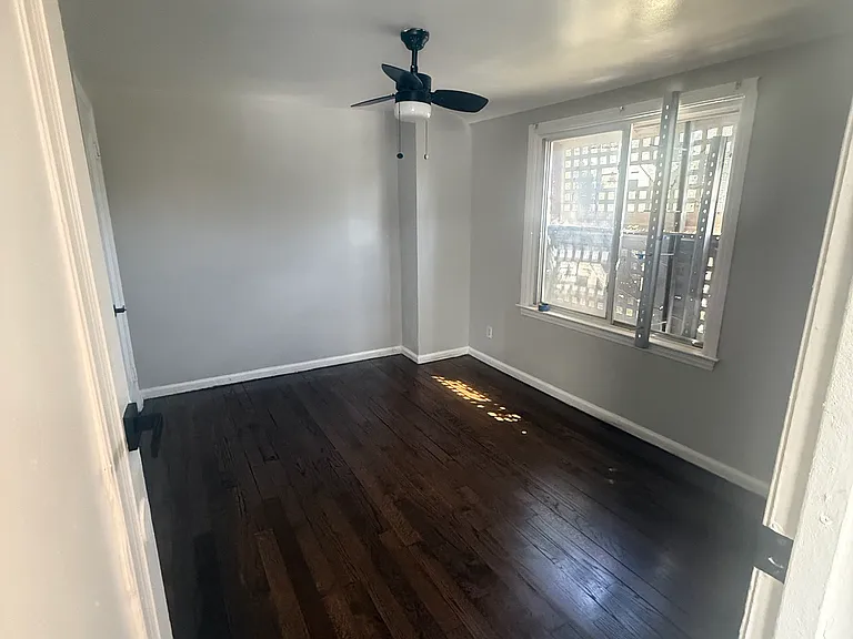 20602 Regent Dr — Photo 3
