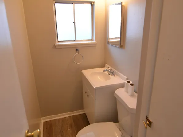 11215 Snow Rd, Parma Heights, OH 44130