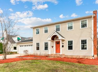 1011 Greenwood Dr, Wheaton, IL 60189