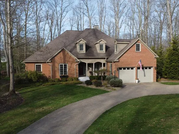 311 Far Country Dr, Daniels, WV 25832