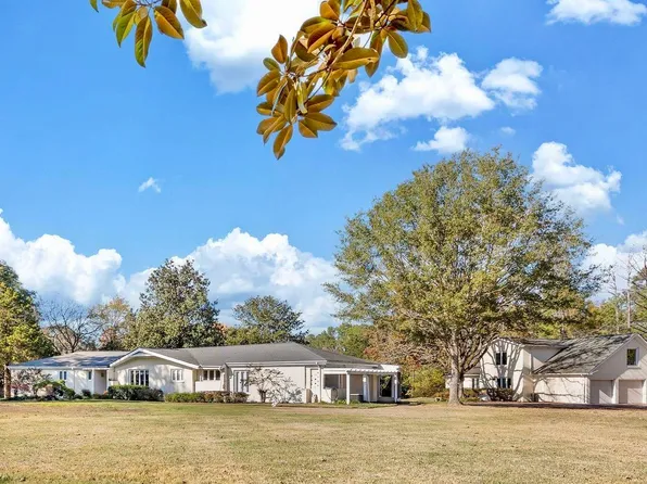 1127 Lakewood Dr NW, Hartselle, AL 35640