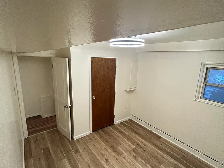 330 Sip Ave #1 — Photo 7