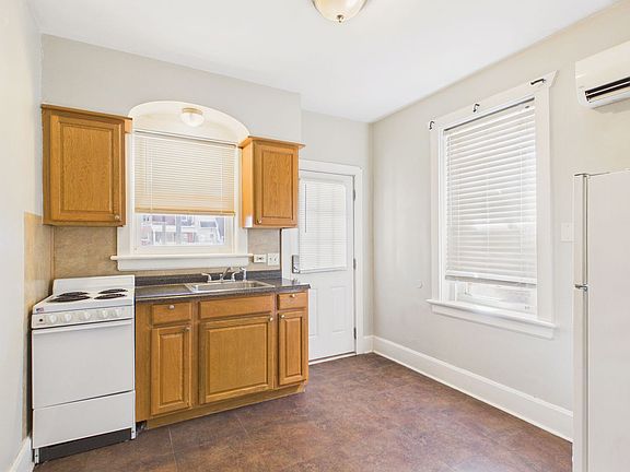 3rd image of 255 Briggs St #1W