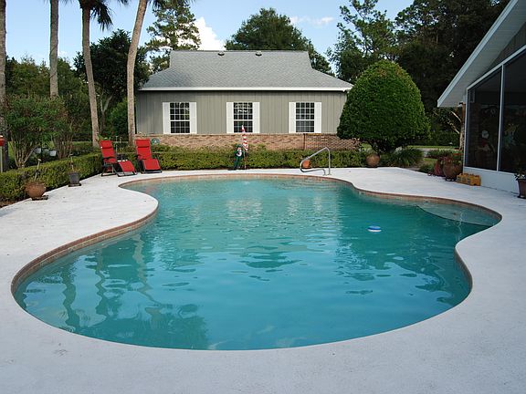 3rd image of 5025 SE 14th Pl