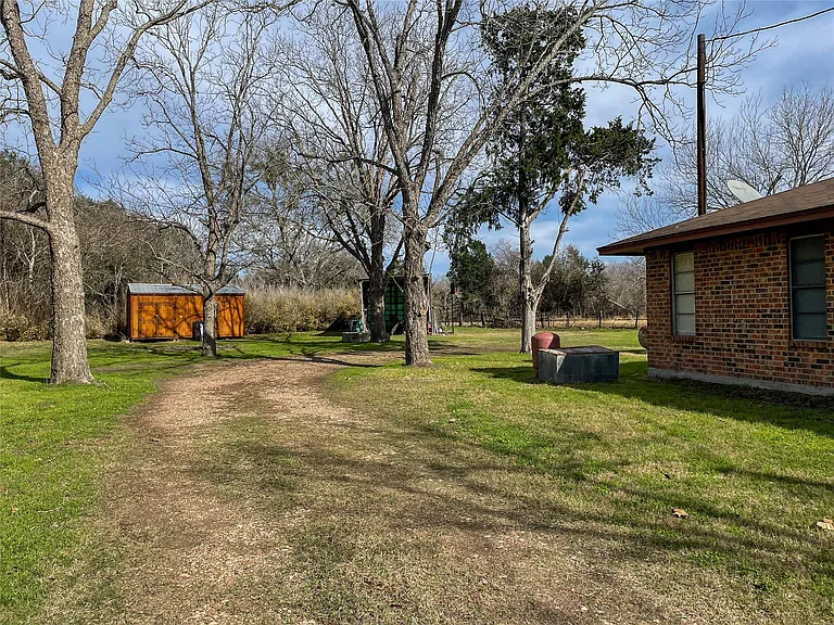 401 Anderson Rd — Photo 19