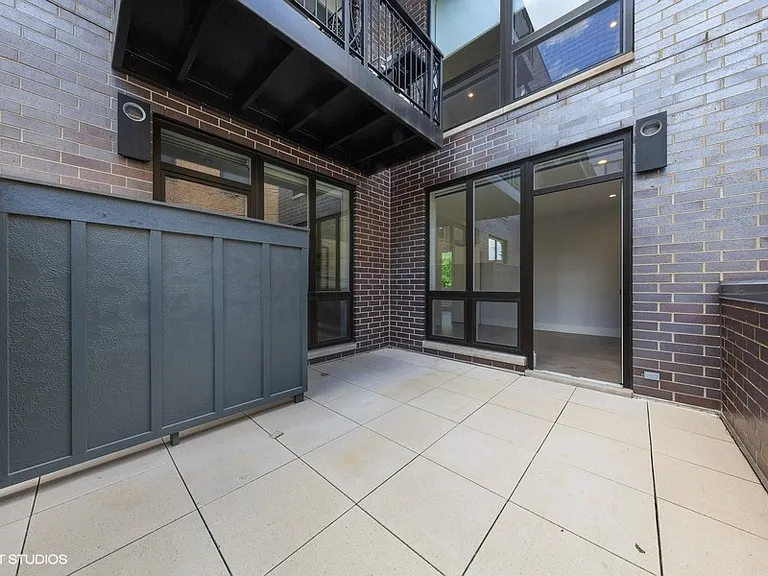 2353 W Wabansia Ave #308 — Photo 13