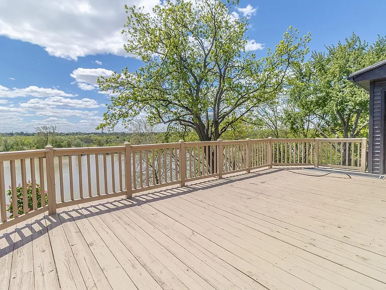 1210 River Rd — Photo 34
