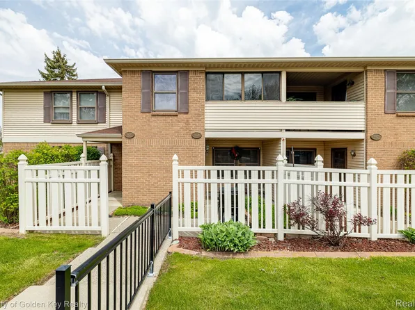 19625 Northridge Dr #57, Northville, MI 48167