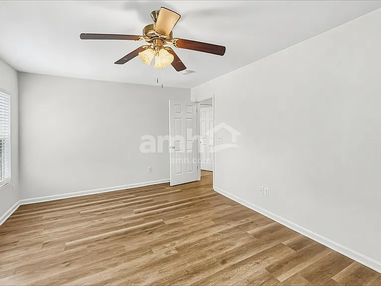 4108 Hampstead Village Dr — Photo 10
