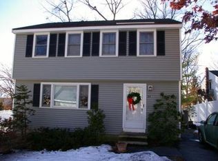 24 Hillcrest Rd, Dracut, MA 01826