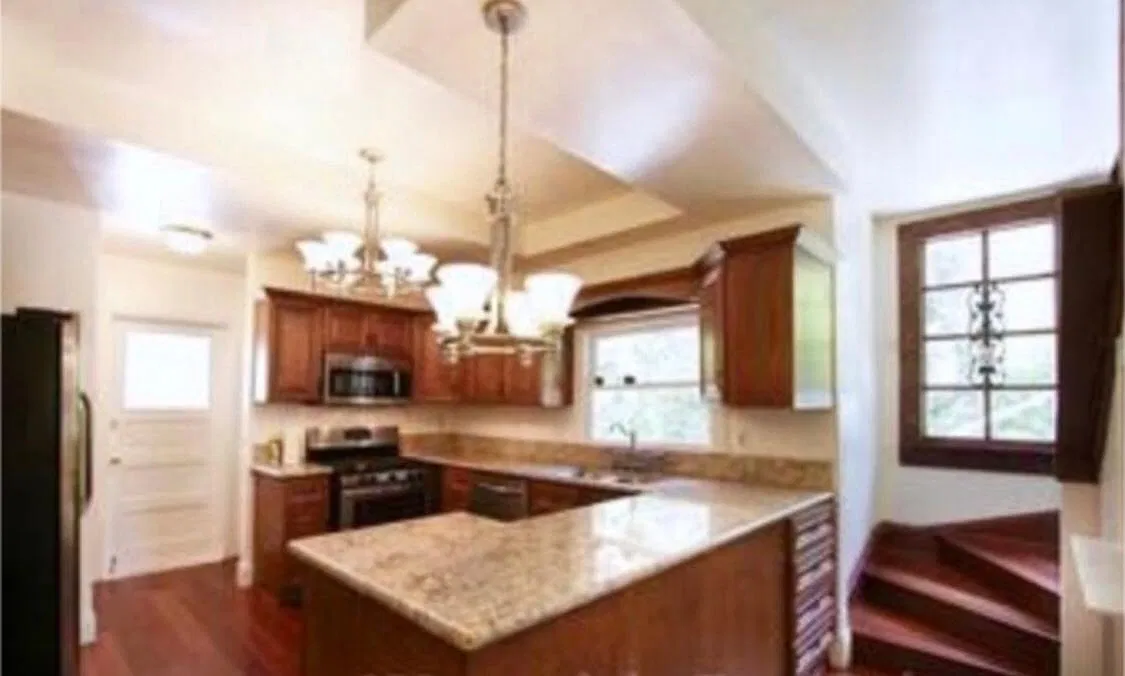 1 bed, 3500 sqft, $1,200 — Photo 4