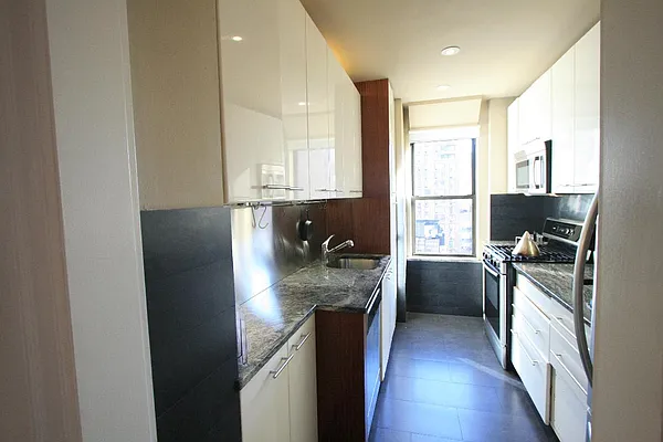 Sold by Real Direct | media 27