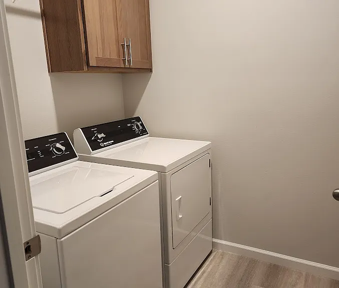 712 E Wilson St — Photo 8