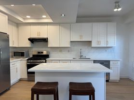 416 Monroe, Irvine, CA