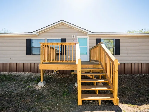 1320 Ruhmann St, Kenedy, TX 78119