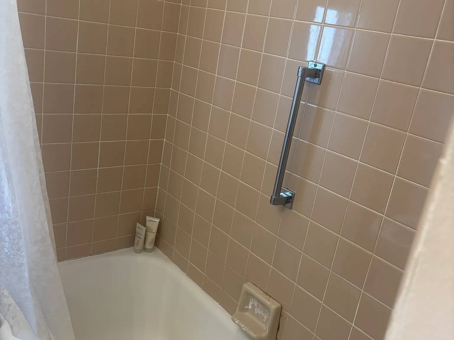 2 bed, 716 sqft, $1,600 — Photo 2