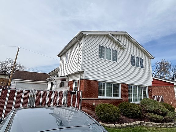 3rd image of 326 N Arquilla Dr