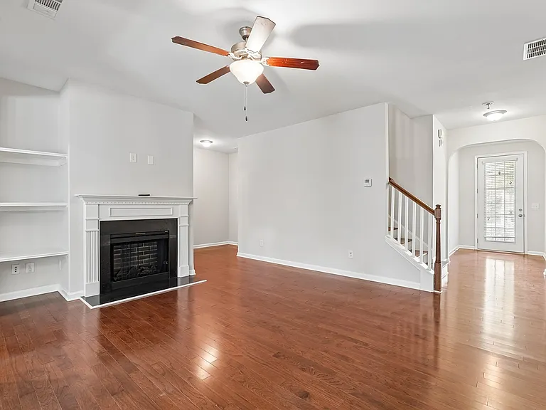 5860 Vinyard Ln — Photo 7