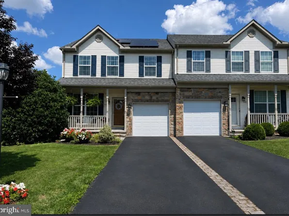 243 Maple Dr, Hanover, PA 17331