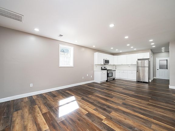 3rd image of 416 Palisade Ave #A