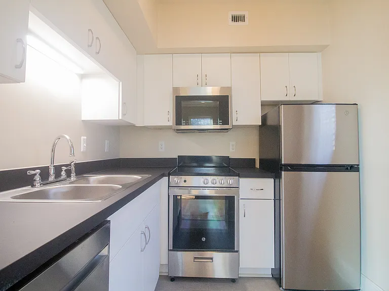 The Residence at West Outer Drive — Photo 10