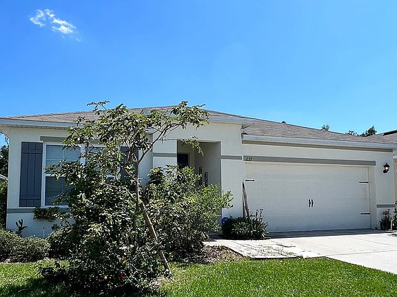 2nd image of 237 Saint Georges Cir