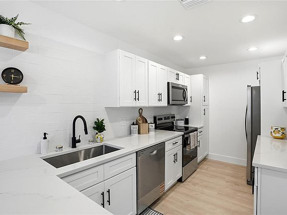 5th image of 1304 W 16th St