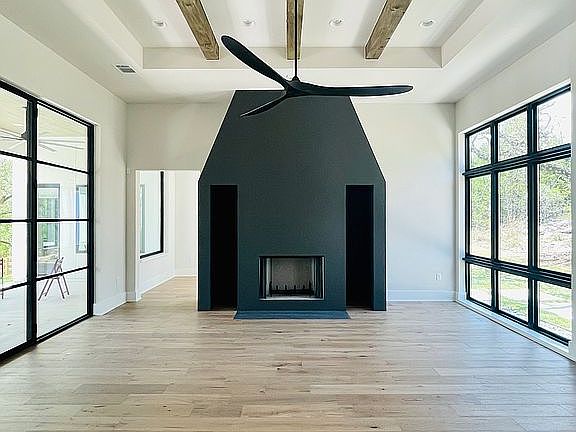 3rd image of 100 Nicholas Ln
