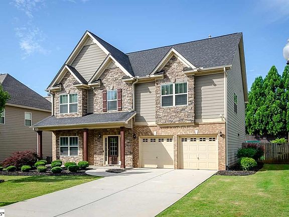 2nd image of 26 Ashby Grove Dr