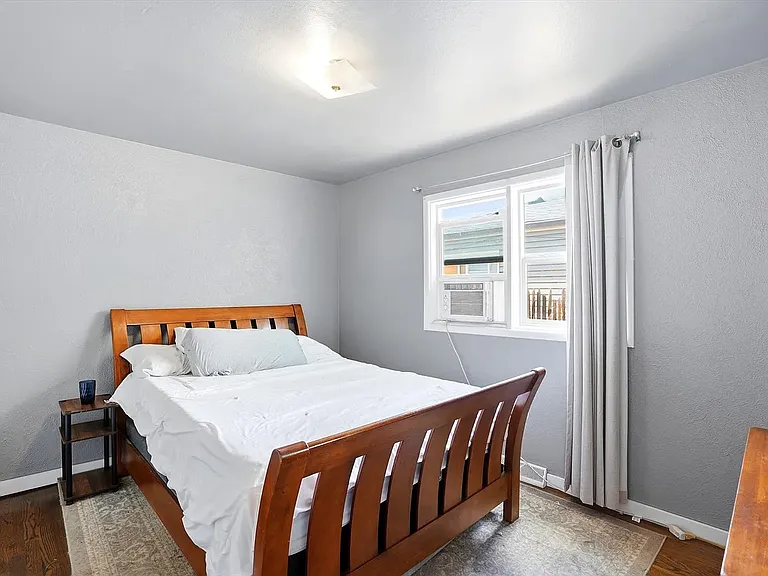1281 Alton St — Photo 17