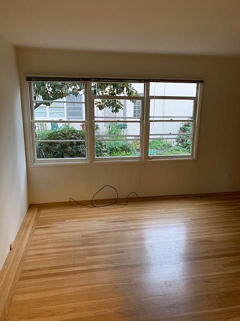 2nd image of 1045 Noel Dr APT 7