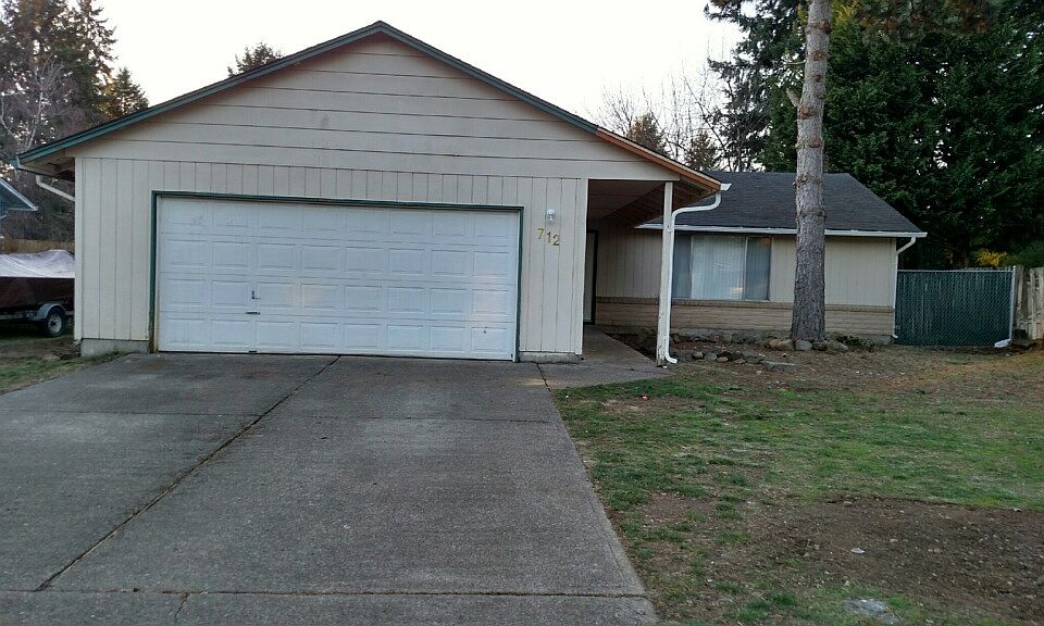1st image of 712 NE 148th Ave