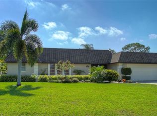 5229 Canterbury Dr, Sarasota, FL 34243