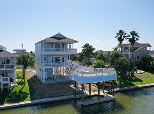 4226 Santiago Cir, Galveston, TX 77554