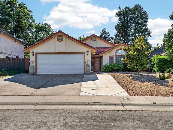 2nd image of 166 Copper Leaf Way