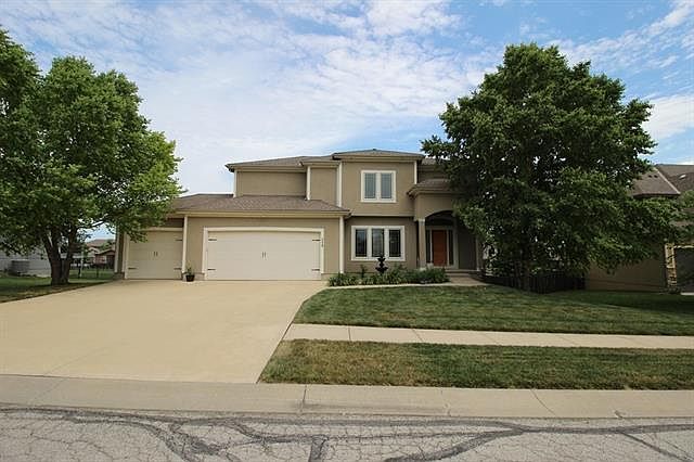 1st image of 113 SW Lake Side Dr