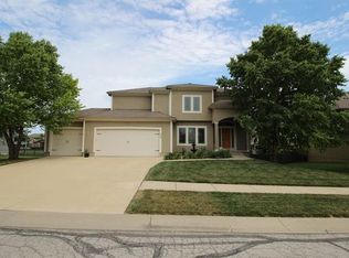 113 SW Lake Side Dr, Blue Springs, MO 64064
