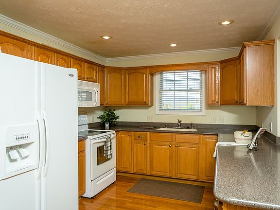 3rd image of 274 Morningside Dr