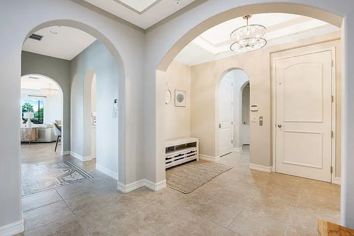 3 bed, 3.5 bath, 3054 sqft, $15,000 — Photo 3