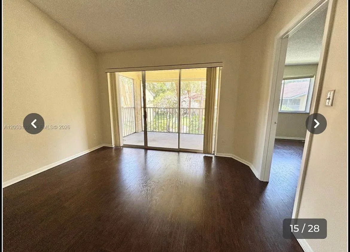 2 bed, 1044 sqft, $2,000 — Photo 4